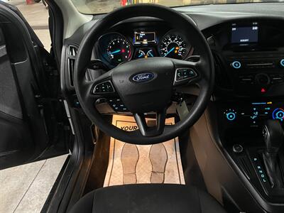2017 Ford Focus SE - Photo 9 - Saint Louis, MI 48880-9800