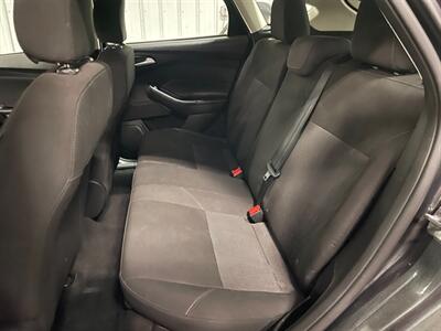 2017 Ford Focus SE - Photo 17 - Saint Louis, MI 48880-9800