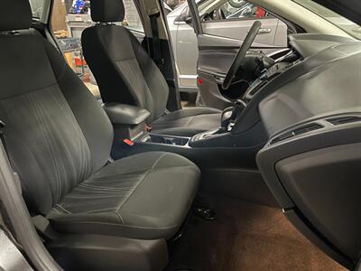 2017 Ford Focus SE - Photo 20 - Saint Louis, MI 48880-9800