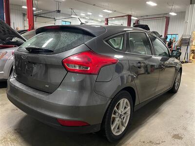 2017 Ford Focus SE - Photo 6 - Saint Louis, MI 48880-9800