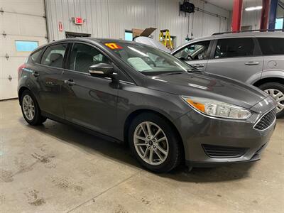 2017 Ford Focus SE - Photo 5 - Saint Louis, MI 48880-9800