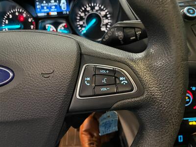 2018 Ford Escape SE   - Photo 11 - Saint Louis, MI 48880-9800