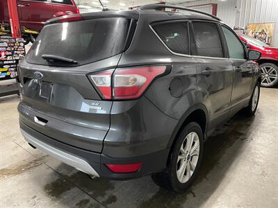 2018 Ford Escape SE   - Photo 5 - Saint Louis, MI 48880-9800