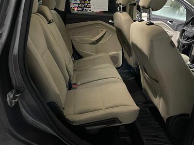 2018 Ford Escape SE   - Photo 16 - Saint Louis, MI 48880-9800