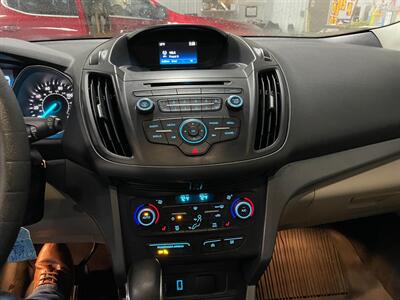 2018 Ford Escape SE   - Photo 8 - Saint Louis, MI 48880-9800