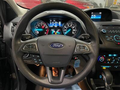 2018 Ford Escape SE   - Photo 7 - Saint Louis, MI 48880-9800