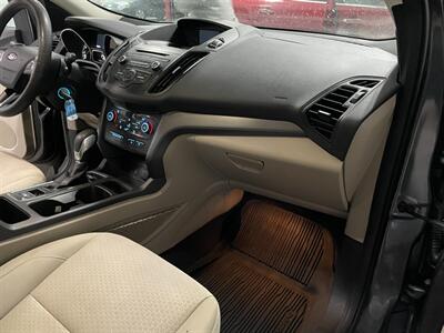 2018 Ford Escape SE   - Photo 18 - Saint Louis, MI 48880-9800