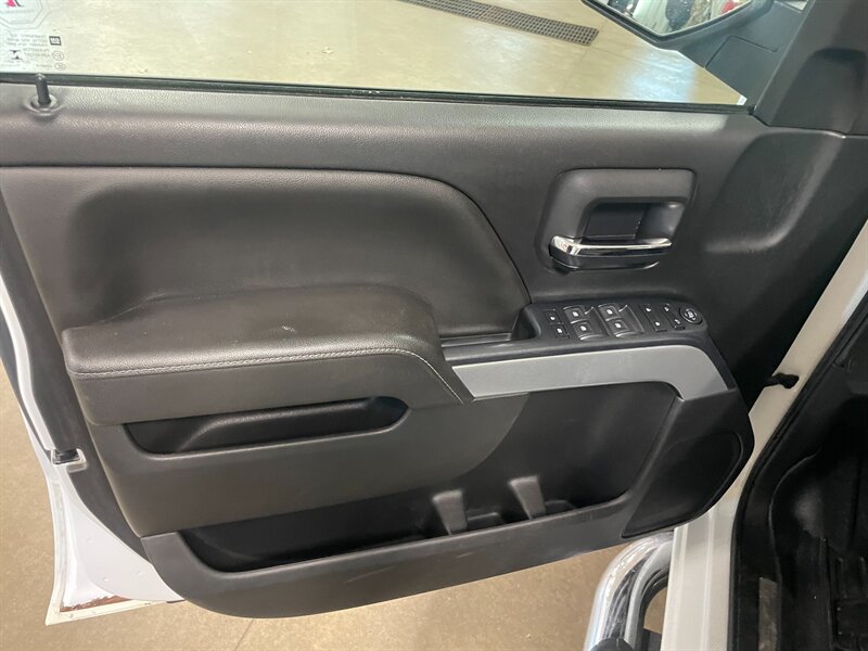 2015 Chevrolet Silverado 1500 LT - Photo 17 - Saint Louis, MI 48880-9800
