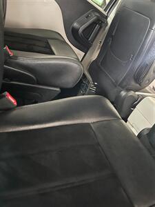 2017 Dodge Grand Caravan SXT - Photo 20 - Saint Louis, MI 48880-9800