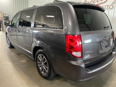 2017 Dodge Grand Caravan SXT - Photo 3 - Saint Louis, MI 48880-9800
