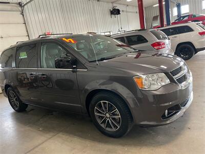2017 Dodge Grand Caravan SXT - Photo 5 - Saint Louis, MI 48880-9800