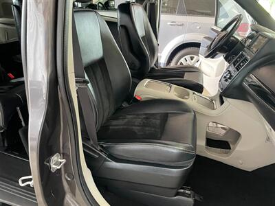 2017 Dodge Grand Caravan SXT - Photo 16 - Saint Louis, MI 48880-9800