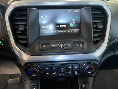 2017 GMC Acadia SLE-2 - Photo 13 - Saint Louis, MI 48880-9800