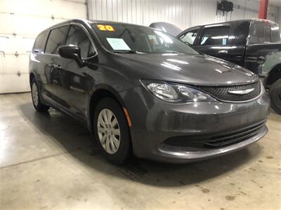 2020 Chrysler Voyager L   - Photo 6 - Saint Louis, MI 48880-9800