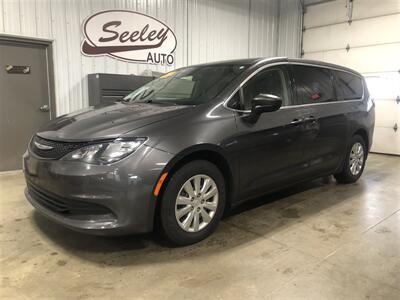 2020 Chrysler Voyager L   - Photo 1 - Saint Louis, MI 48880-9800