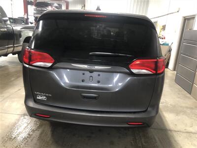 2020 Chrysler Voyager L   - Photo 25 - Saint Louis, MI 48880-9800