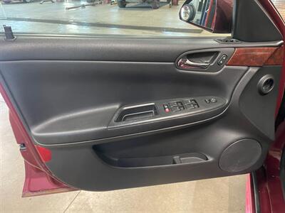 2009 Chevrolet Impala LT   - Photo 16 - Saint Louis, MI 48880-9800
