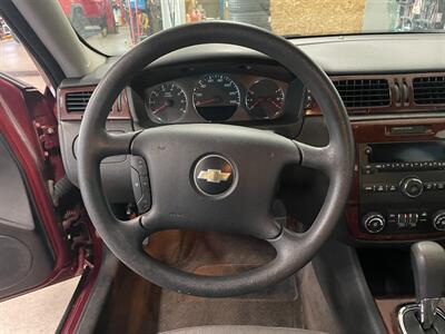 2009 Chevrolet Impala LT   - Photo 8 - Saint Louis, MI 48880-9800
