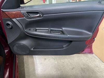 2009 Chevrolet Impala LT   - Photo 17 - Saint Louis, MI 48880-9800