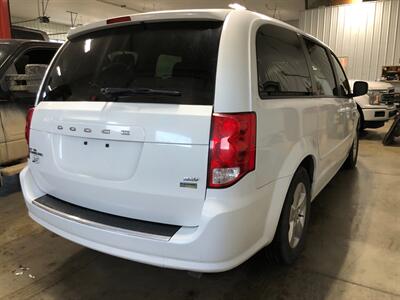 2016 Dodge Grand Caravan SXT - Photo 6 - Saint Louis, MI 48880-9800