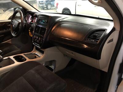 2016 Dodge Grand Caravan SXT - Photo 19 - Saint Louis, MI 48880-9800