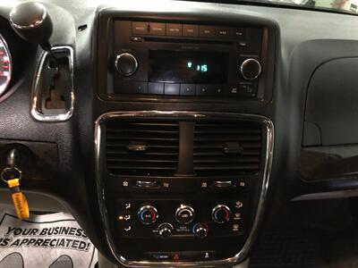 2016 Dodge Grand Caravan SXT - Photo 12 - Saint Louis, MI 48880-9800