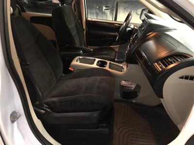 2016 Dodge Grand Caravan SXT - Photo 16 - Saint Louis, MI 48880-9800