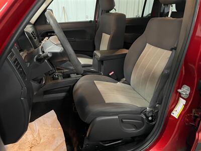 2010 Jeep Liberty Sport   - Photo 13 - Saint Louis, MI 48880-9800