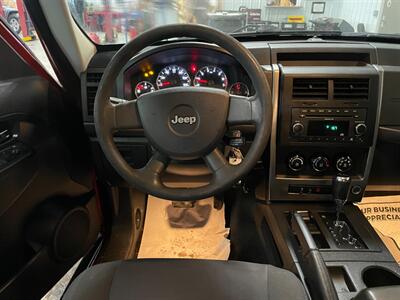2010 Jeep Liberty Sport   - Photo 8 - Saint Louis, MI 48880-9800