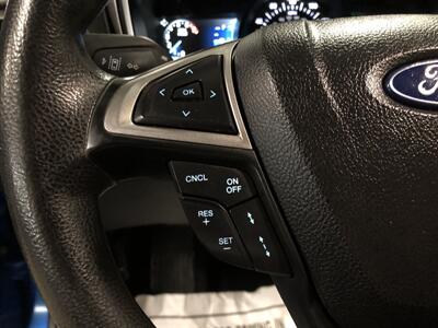 2020 Ford Fusion SE   - Photo 8 - Saint Louis, MI 48880-9800