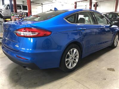 2020 Ford Fusion SE   - Photo 6 - Saint Louis, MI 48880-9800