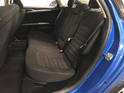 2020 Ford Fusion SE   - Photo 15 - Saint Louis, MI 48880-9800