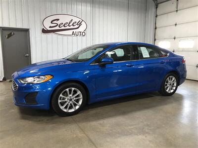2020 Ford Fusion SE   - Photo 1 - Saint Louis, MI 48880-9800