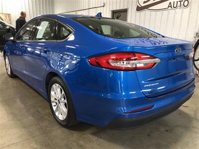 2020 Ford Fusion SE   - Photo 3 - Saint Louis, MI 48880-9800