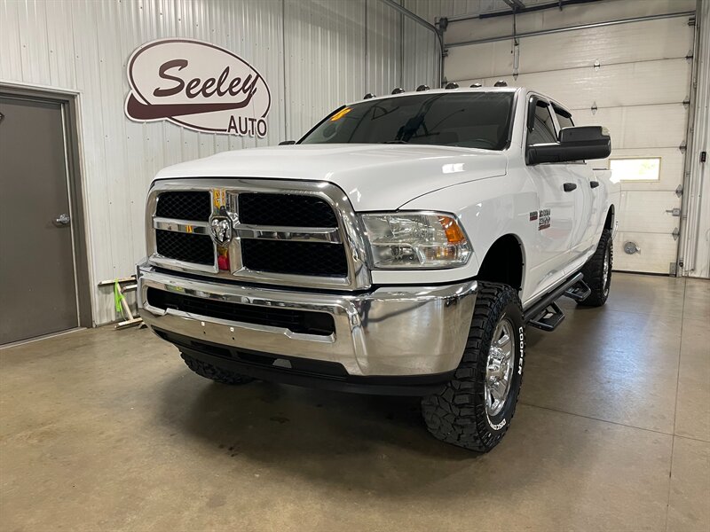 2018 RAM 2500 Tradesman - Photo 2 - Saint Louis, MI 48880-9800