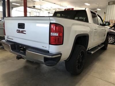 2018 GMC Sierra 1500 SLE   - Photo 6 - Saint Louis, MI 48880-9800