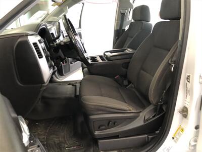 2018 GMC Sierra 1500 SLE   - Photo 15 - Saint Louis, MI 48880-9800