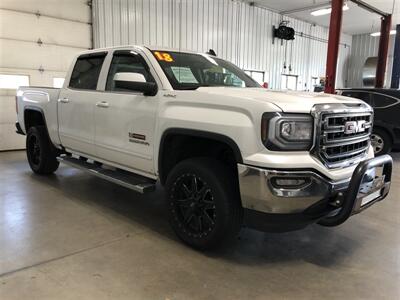 2018 GMC Sierra 1500 SLE   - Photo 5 - Saint Louis, MI 48880-9800
