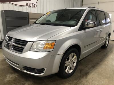 2008 Dodge Grand Caravan SXT   - Photo 2 - Saint Louis, MI 48880-9800