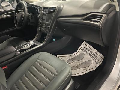 2019 Ford Fusion SE - Photo 19 - Saint Louis, MI 48880-9800