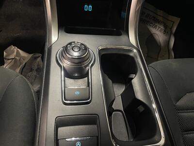 2019 Ford Fusion SE - Photo 14 - Saint Louis, MI 48880-9800