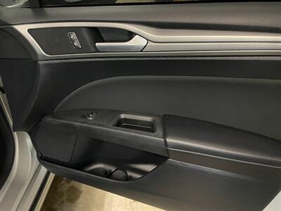 2019 Ford Fusion SE - Photo 20 - Saint Louis, MI 48880-9800
