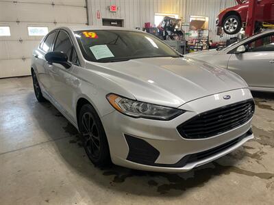2019 Ford Fusion SE - Photo 4 - Saint Louis, MI 48880-9800