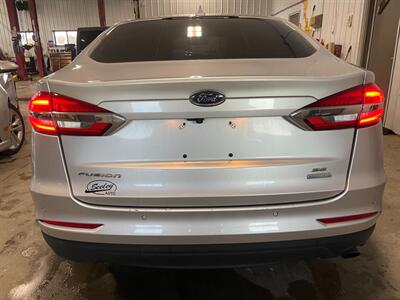 2019 Ford Fusion SE - Photo 23 - Saint Louis, MI 48880-9800