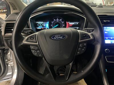 2019 Ford Fusion SE - Photo 8 - Saint Louis, MI 48880-9800