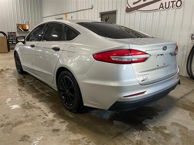 2019 Ford Fusion SE - Photo 3 - Saint Louis, MI 48880-9800