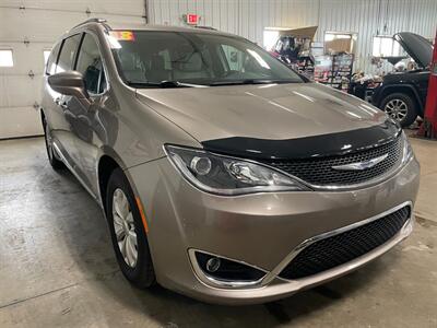 2018 Chrysler Pacifica Touring L   - Photo 4 - Saint Louis, MI 48880-9800