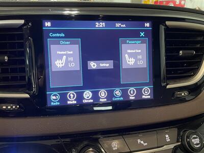 2018 Chrysler Pacifica Touring L   - Photo 11 - Saint Louis, MI 48880-9800