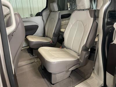 2018 Chrysler Pacifica Touring L   - Photo 15 - Saint Louis, MI 48880-9800