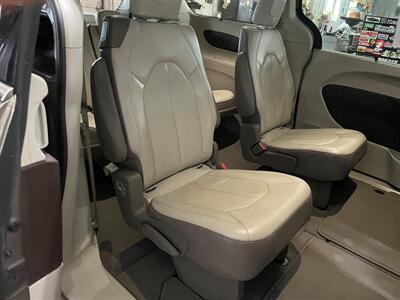 2018 Chrysler Pacifica Touring L   - Photo 18 - Saint Louis, MI 48880-9800